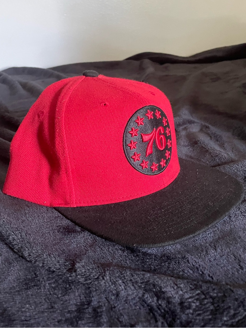 Mitchell & Ness Red and Black Philadelphia 76ers Fitted Hat